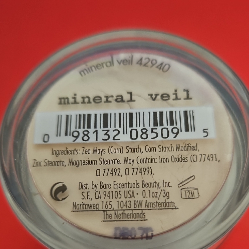Bare Escentuals Mineral Veil Powder - Picture 2 of 3